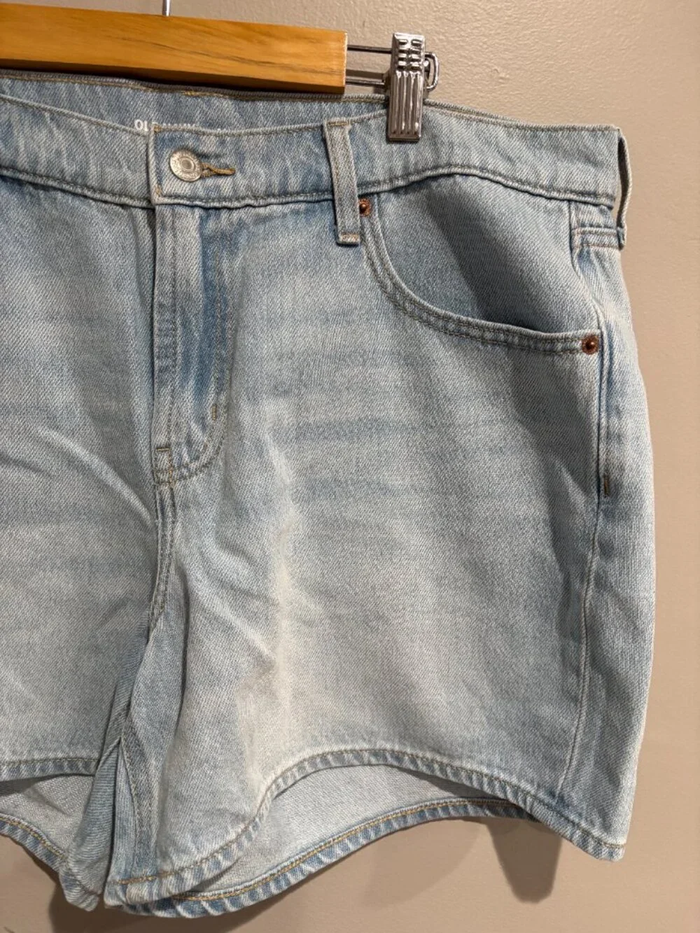 Old Navy women's Baggy Lt Blue denim mid Rise shorts SZ: 14
